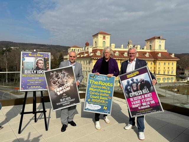Fünf weitere Jahre für die Schlosspark-Festivals in Eisenstadt. (v.l.) Matthias Grün, Ewald Tatar und Thomas Steiner.  | Foto: Zehetbauer