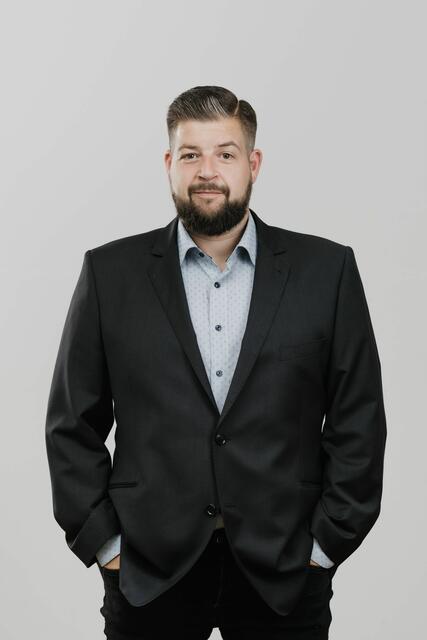 Christoph Keil kandidiert am 9. März für das Bürgermeisteramt in Hofkirchen. Er tritt für die Grünen an.  | Foto: Foto: Foto Stöbich