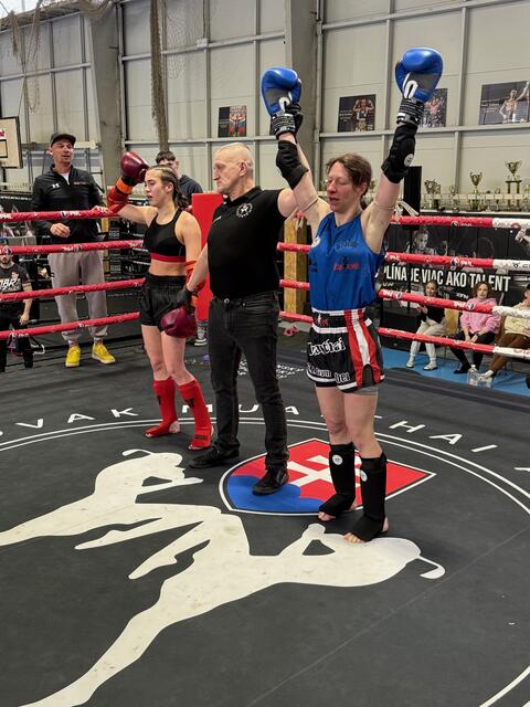 Sieg für Rebecca Hödl (r.): Die KSF Gym-Athletin holte beim Slovak Open Muaythai Turnier in Trencin die Goldmedaille.  | Foto: KSF Gym Leoben