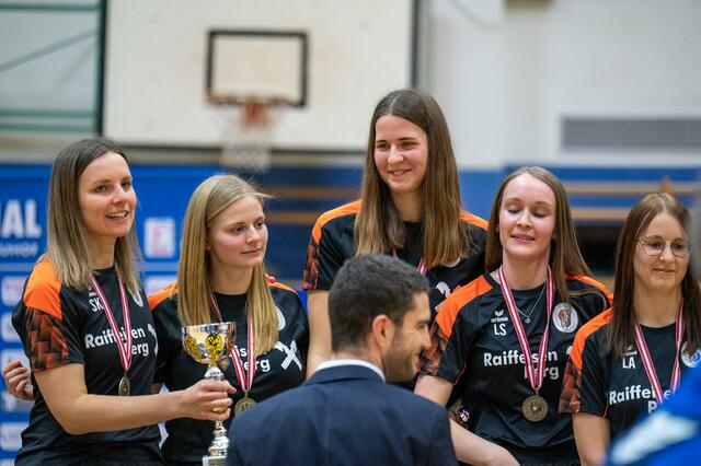 Bei der Siegerehrung. | Foto: Josef Pils