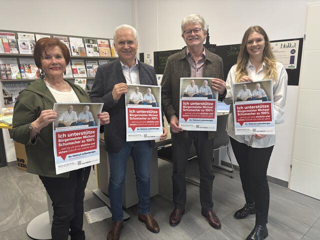 Ein klares Ja für Michael Schumacher bei der GR-Wahl (v.l.): Helga Hartinger, Helmut Leitenberger, Ernst Schneeberger und Julia Gosch | Foto: Waltraud Fischer