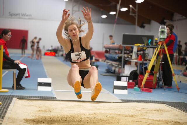 Die 17-Jährige Olivia Benesch vom PSV Wels fährt einen Sieg nach dem anderen ein: Bei den österreichischen Meisterschaften in Linz und Wien holte der Leichtathletik-Youngstar jeweils Gold. | Foto: ÖLV  Alfred Nevsimal
