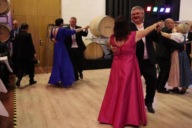 Bis in die frühen Morgenstunden wurde gefeiert, getanzt und genossen.  | Foto: Alejandra Ortiz