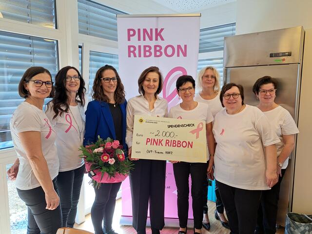 2.000 übergab das ÖVP-Frauen-Team der Krebshilfe Burgenland. | Foto: Krebshilfe Burgenland