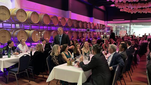 Der Ball Salon Rosé im Weingut Schandl war auch in diesem Jahr ein gesellschaftlicher Höhepunkt, der Gäste aus dem gesamten Burgenland anzog. | Foto: Alejandra Ortiz