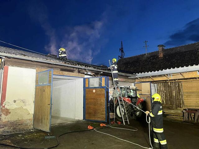 Es standen insgesamt 14 Fahrzeuge und 88 Mann im Einsatz. | Foto: Feuerwehr St. Paul im Lavanttal