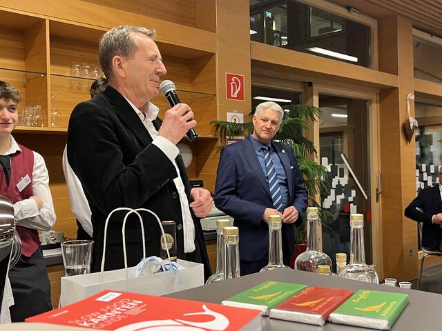 Ehrengast und langjähriger Partner zur Abrundung des Kulinariums, Valentin Latschen (Pfau) | Foto: (c) hlwspittal 2025