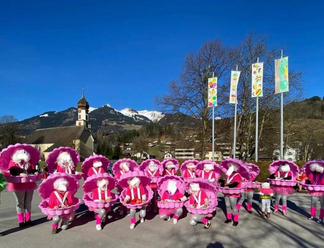 Aus Muschelsandkasten wird Perlen-Gruppenkostüm in Vorarlberg  | Foto: willhaben