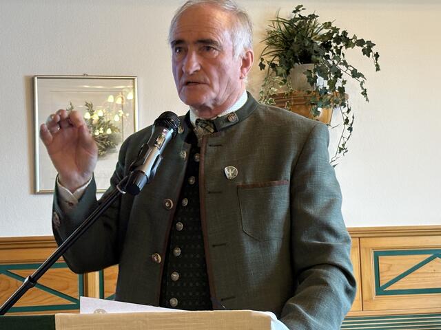 Bezirksjägermeister Josef Kleinhappl informierte neben dem jagdlichen Aspekt auch über Weiterbildungen, Öffentlichkeitsarbeit und Veranstaltungen. 
