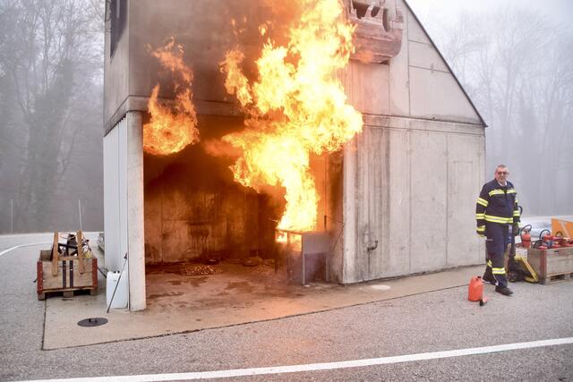 Die Brände in Wohngebäuden stiegen 2024 um zwölf Prozent.  | Foto: Stefan Schneider