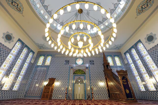 Moscheen könnten eine Vermittlerrolle in der Terrorprävention einnehmen. (Symbolfoto einer Moschee in Wien Leopoldstad) | Foto: HANS KLAUS TECHT / APA / picturedesk.com