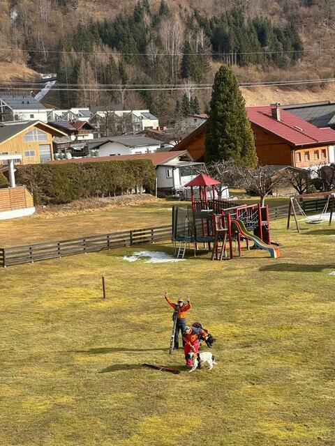 Es standen neben den zwei Hubschrauberteams vier Hundeführer der Bergrettung und 26 Bergretter aus Bad Hofgastein, Großarl und Hüttschlag im Einsatz bzw. in Bereitschaft. | Foto: Bergrettung/Gollner