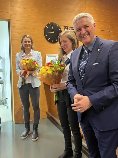 Top motivierte Jung-Professorinnen, 
Prof. Pia Oizl, Prof. Katharina Palle-Drießler und Schulleiter Adolf Lackner | Foto: (c) hlwspittal 2025