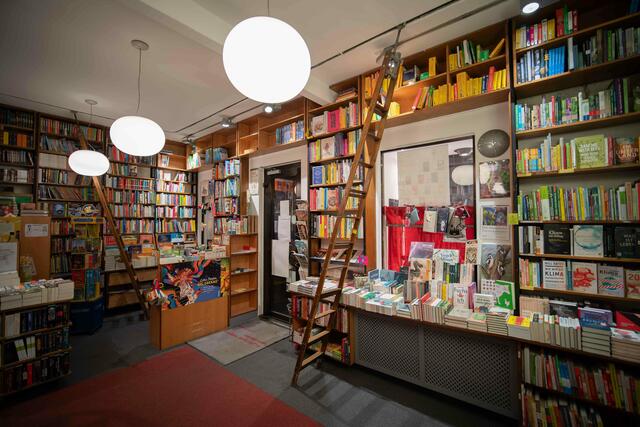 Bei "Hartliebs Bücher" findet man unter anderem Literatur, Kinderbücher, Ratgeber, Reiseführer, Fachbücher, oder Graphic Novels | Foto: Jonas Flattinger