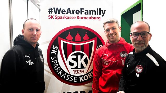 Nachwuchsleiter Michael Dorfinger, Kapitän der Kampfmannschaft Emanuel Thoma und Sportdirektor und Cheftrainer Roman Mählich. | Foto: Lisa Wurzinger / RegionalMedien Niederösterreich