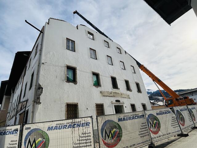 Arbeiten am alten Gasthof Goldener Löwe. | Foto: Kogler