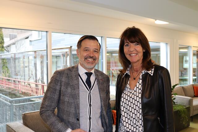 Alexander Heiß ist der Leiter der Abteilung Elementarbildung und allgemeines Bildungswesen des Landes Tirol, gekommen ist er mit Mitarbeiterin Martina Watzdorf.  | Foto: Elisabeth Zangerl 