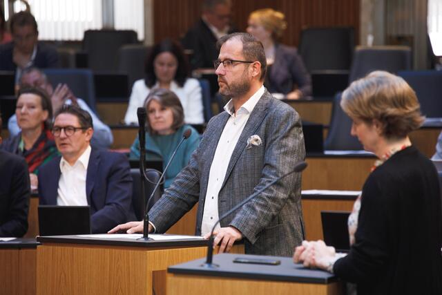 Hafenecker: Rundumschlag gemeinsam mit FPÖ-Chef Kickl. | Foto: Parlamentsdirektion/Arman Rastegar