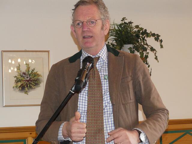 Vizepräsident Franz Kesselstatt vom Steirischen Jagdschutzverein zollte der Trophäenschau in Strallegg mit fast tausend Exponaten, besonderen Respekt.