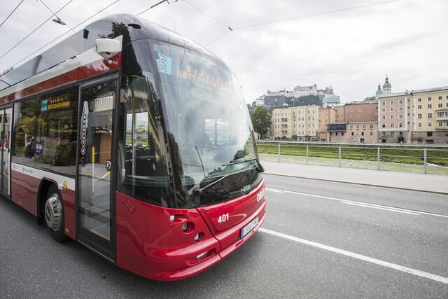 Bereits seit 2022 bietet das Land Salzburg in Zusammenarbeit mit Salzburg Verkehr an
ausgewählten Tagen kostenlose Öffi-Fahrten an.  | Foto: Salzburg AG