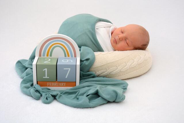 Name: Matheo
Geburtsdatum: 17.02.2025
Gewicht: 3.660 g
Größe: 52 cm
Eltern: Bettina und Erwin Obergruber aus Trofaiach | Foto: Babysmile