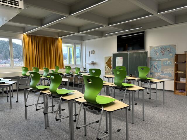 Nach einer aufwändigen Generalsanierung erstrahlen die Klassenräume in neuem Glanz.
