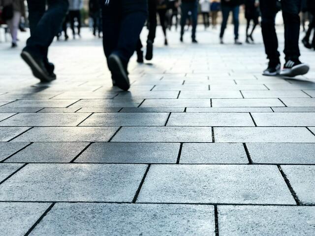 Fußverkehr fördern – In Zirl und Ellmau werden neue Konzepte für sicheres und bequemes Gehen erprobt. | Foto: unsplash