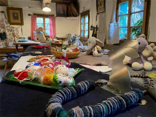 Noch vor der offiziellen Eröffnung der Museumssaison ab Mai öffnet der Brunnbauerhof in Andorf am Sonntag, 22. März 2026, von 10.30 bis 17 Uhr seine Tore für einen Ostermarkt. | Foto: Freilichtmuseum Brunnbauerhof