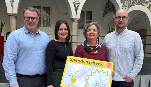 Harald Gradischnig, Sophie Polzer, Angelika Granitzer von der Kinderkrebshilfe und Lukas Feichtinger. | Foto: Junge SPÖ St. Veit