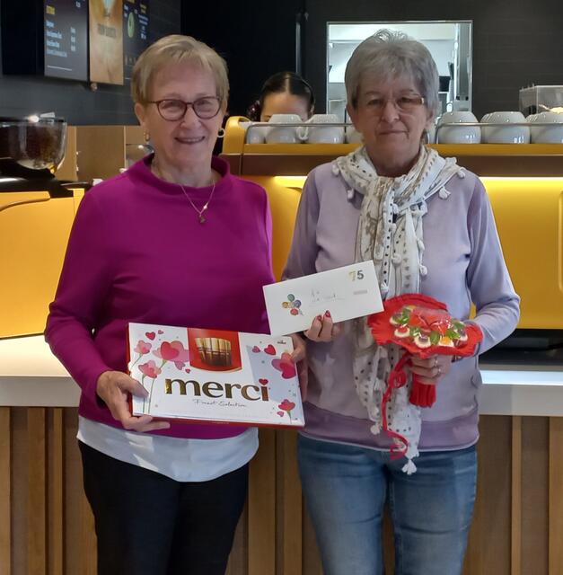 Inge Kapeller mit Jubilarin Brigitte Scharf (r.) | Foto: PV Vitis