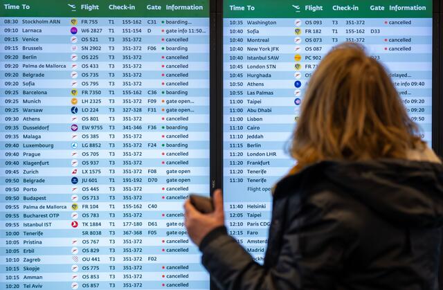 Aufgrund mehrerer Streiks an Flughäfen in Deutschland, kann es zu Flugeinschränkungen und Ausfällen in Wien kommen. (Archiv) | Foto: GEORG HOCHMUTH / APA / picturedesk.com