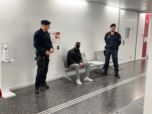 Der inhaftierte Marokkaner attackierte und verletzte einen Justizwachebeamten schwer. | Foto: Gernot Heigl