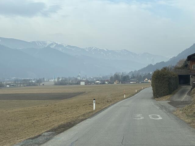 Das 30er-Zeichen am Boden könnte etwas deutlicher zu sehen sein.  | Foto: MeinBezirk