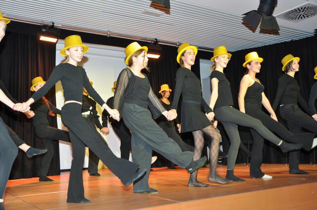 Viel Applaus erntete der Schlusstanz aus „A Chorus Line“. | Foto: BG/BRG Perchtoldsdorf