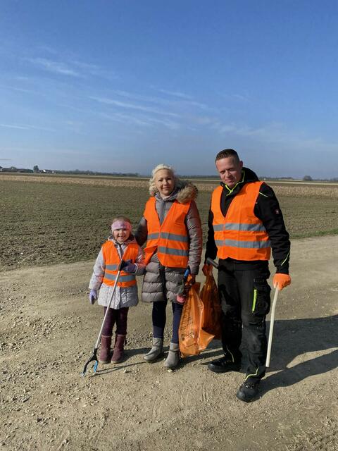 Die vielen freiwilligen Helfer kümmern sich jährlich um die Müllentsorgung. | Foto: Marktgemeinde Absdorf