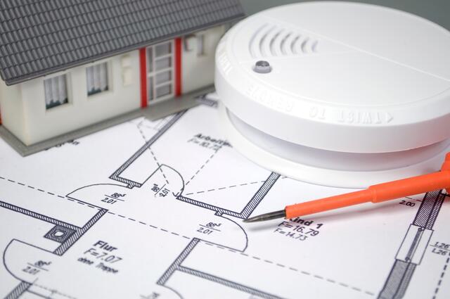 "Heimrauchmelder sind nicht wegzudenken, denn sie sind ein Frühwarnsystem. Welches immer wieder Leben rettet." (Symbolfoto) | Foto: stock.adobe.com/at/Stockwerk-Fotodesign 