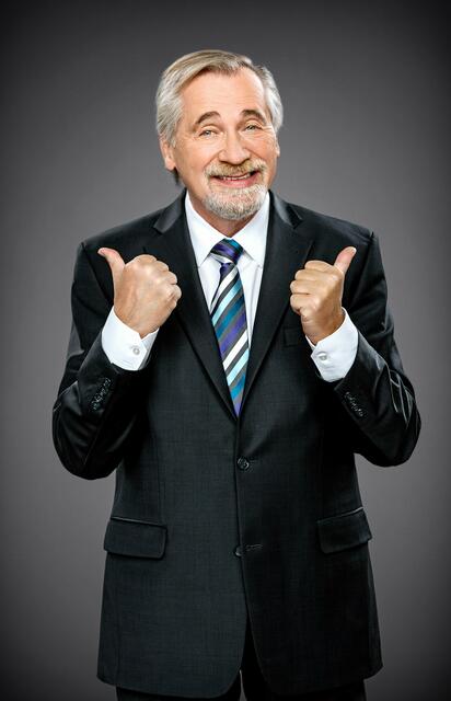 Der Showmaster war immer für einen Schmäh zu haben. | Foto: Thomas Ramstorfer / First Look / picturedesk.com