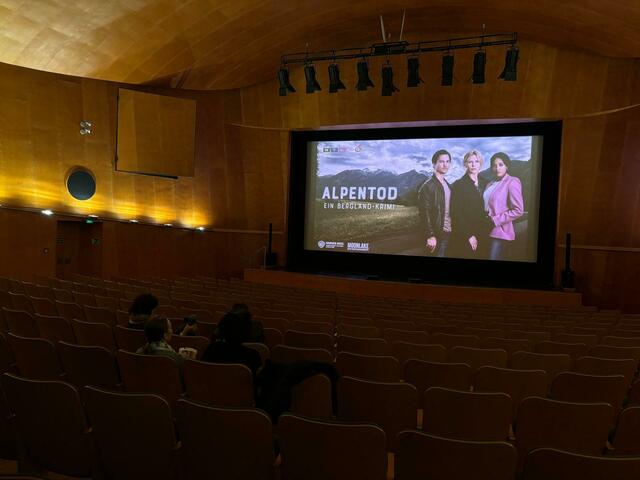 Im Stadtkino Hallein wurden am Donnerstag exklusive Ausschnitte gezeigt.  | Foto: Fabienne Gruber