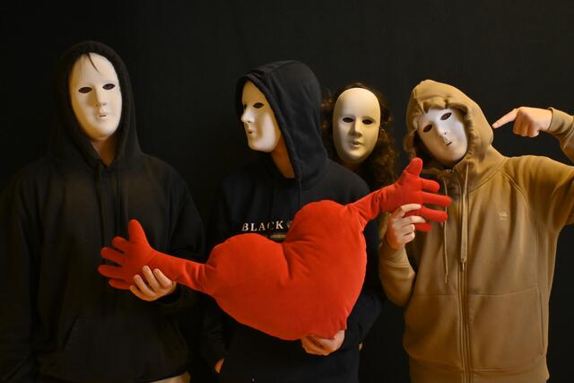 Rund 70 Schüler:innen des ABZ St. Josef, des BRG und der ASO Aiglhof waren an der Produktion beteiligt. | Foto: Akzente Kultur