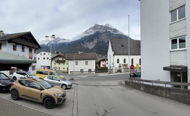 Ortskern-Neugestaltung: Pläne für erweiterte Kinderbetreuung, Volksschule und Dorfplatz werden heuer erstellt. | Foto: Martina Schratzberger