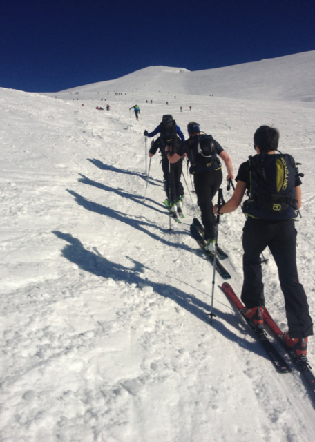 Eine Preberlauf-Impression (Archivfoto) aus einem der Vorjahre. Beim Preberlauf in Tamsweg nehmen normalerweise stets so in etwa 500 Leute teil. | Foto: pjw