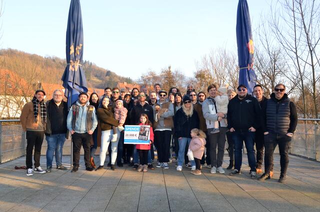 Der Kulturverein "Wolfsrock" konnte mit der Jubiläums- "Christmas in your Heart Show" eine stolze Summe von 20.000 Euro sammeln. | Foto: Privat