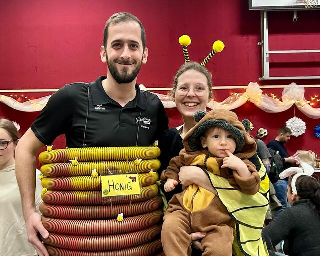 Alles da, der Honigtopf mit der Mamabiene und Babybär. | Foto: SPÖ Weinburg