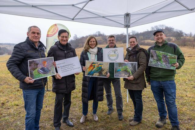 Günter Schmidt, Bürgermeister der Marktgemeinde Rohrbach bei Mattersburg, Gerald Hüller, Bürgermeister von Marz und Obmann-Stellvertreter des Naturparks, Landeshauptmann-Stellvertreterin Anja Haider-Wallner, Kurt Fischer, Obmann des Naturparks Rosalia-Kogelberg, Marlene Hrabanek-Bunyai, Geschäftsführerin des Naturparks Rosalia-Kogelberg und Julian Dorfmeister, Landwirtschaftlicher Leiter des Naturpark Rosalia-Kogelberg | Foto: Landesmedienservice