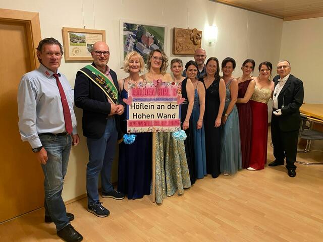 Höfleiner Frauenpower beim Opernball 2025. | Foto: privat