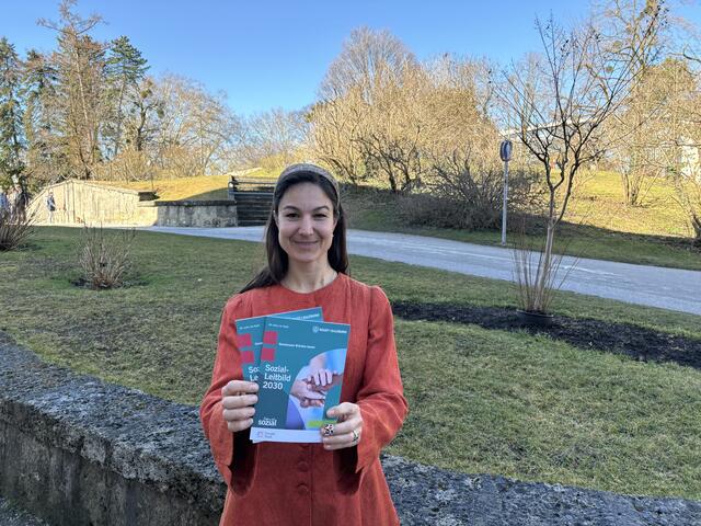 Sozialleitbild der Stadt Salzburg. Im Bild die Projektverantwortliche Isabel Bojanovsky  | Foto: Lisa Gold