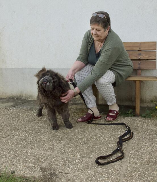 Elisabeth Platzky mit Bobo. | Foto: Santrucek