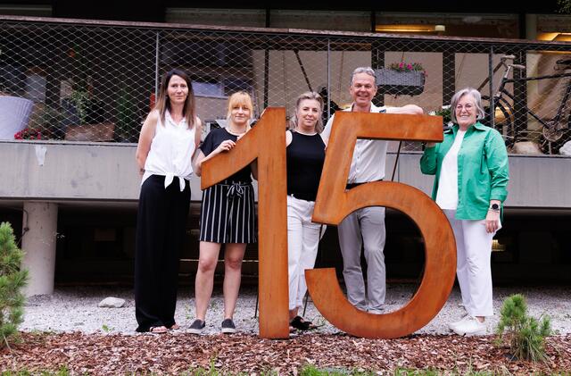 Heimleiter Jürgen Juen kann auf ein kompetentes und engagiertes Team zählen. Der Experte bricht eine Lanze für den Pflegeberuf. | Foto: Privat