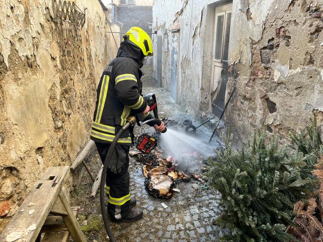 Löscharbeiten durch die Feuerwehr | Foto: FF Waidhofen/Thaya