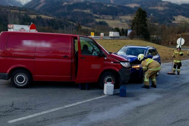 Beim Unfall wurden keine Personen verletzt. | Foto: FF Pfarrwerfen / Stefan Hafner